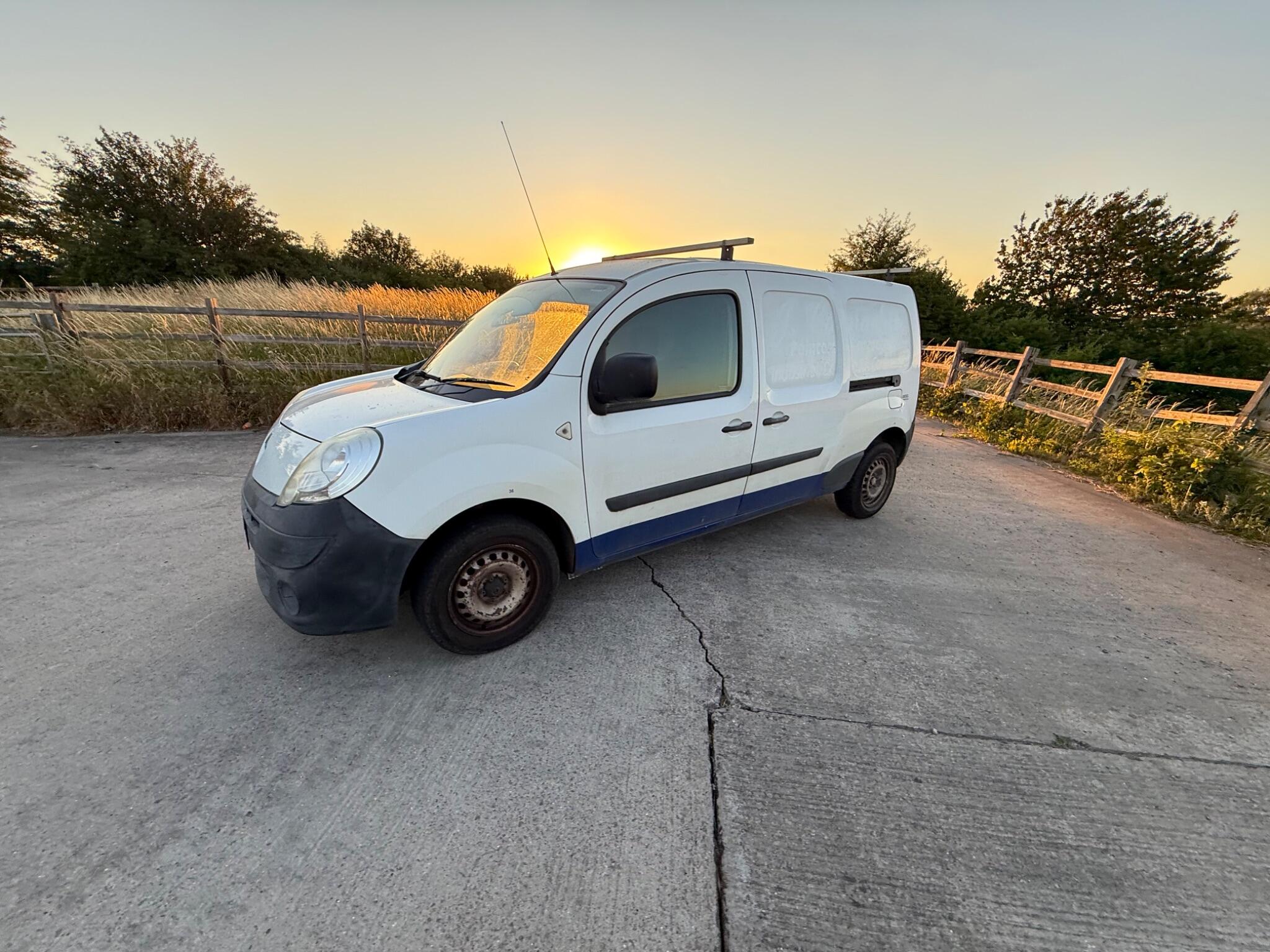 Renault Kangoo Maxi 1.5 LL21 dCi FWD L3 H1 4dr — photo 42 of 68
